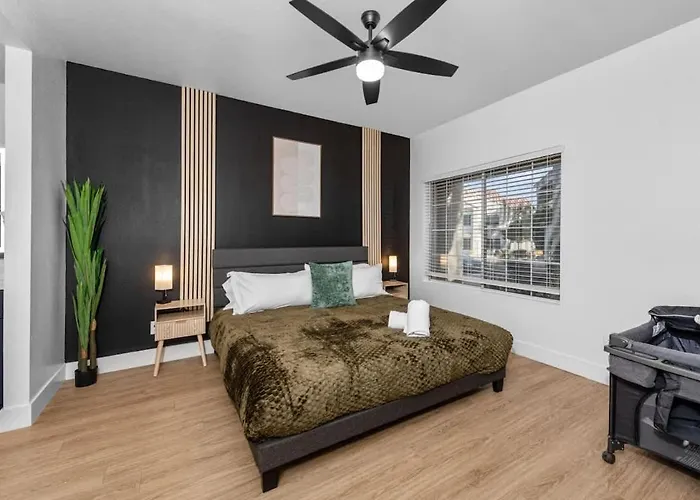 Modern2br Pickle&basketball Ct,pool,bbq&pet Frndly Apartment