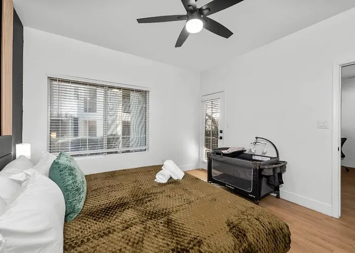 Modern2br Pickle&basketball Ct,pool,bbq&pet Frndly *