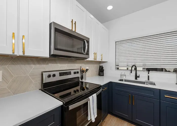 Modern2br Pickle&basketball Ct,pool,bbq&pet Frndly