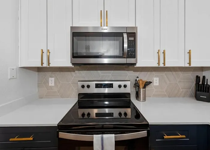 Modern2br Pickle&basketball Ct,pool,bbq&pet Frndly Apartment Scottsdale