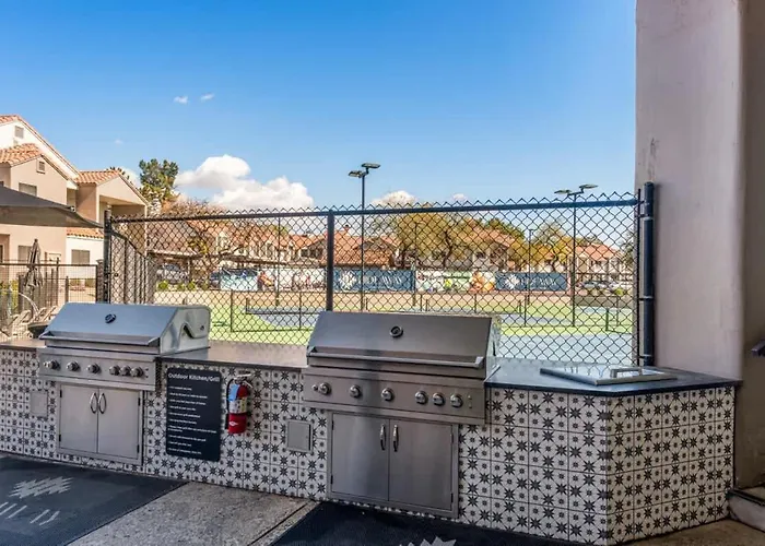 Modern2br Pickle&basketball Ct,pool,bbq&pet Frndly * Scottsdale