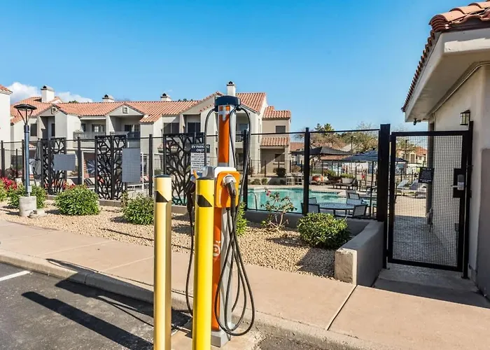 Apartment Modern2br Pickle&basketball Ct,pool,bbq&pet Frndly *