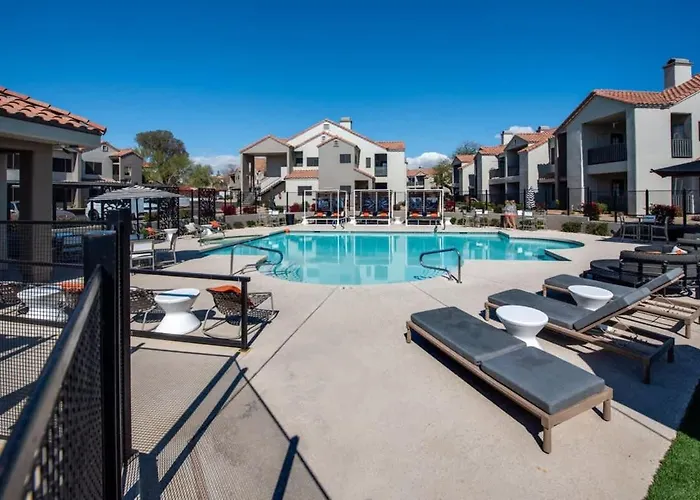 Modern2br Pickle&basketball Ct,pool,bbq&pet Frndly * Scottsdale